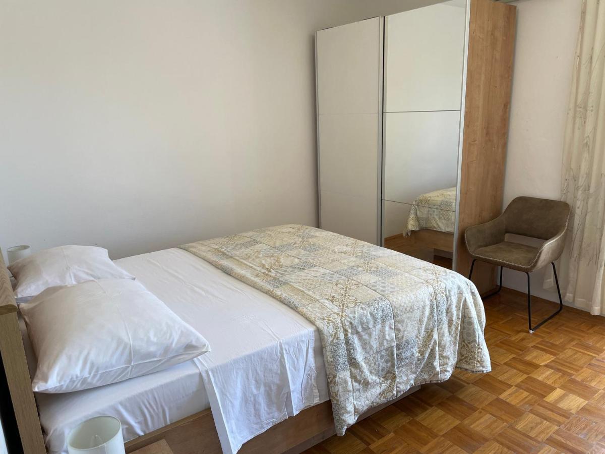 Diana Rooms And Apartments Starigrad Paklenica Eksteriør billede