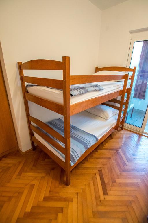 Diana Rooms And Apartments Starigrad Paklenica Eksteriør billede