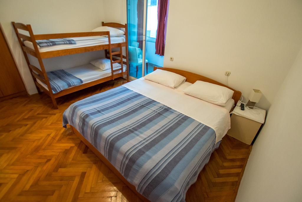 Diana Rooms And Apartments Starigrad Paklenica Eksteriør billede